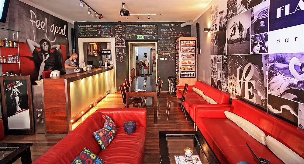 Flamingo Premium Hostel Kraków Polen