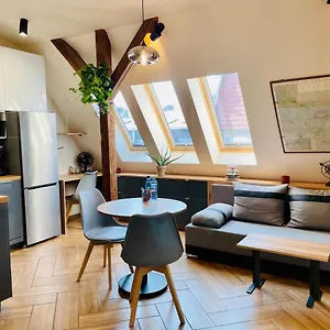 attic-studio-pozna-jeyce.poznan-hotels.com/